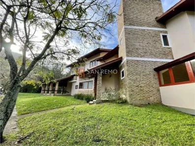 Casa com 4 Quartos para alugar, 490m² no Rio Tavares, Florianópolis