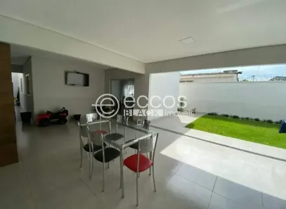Casa com 3 Quartos à venda, 190m² no Planalto, Uberlândia