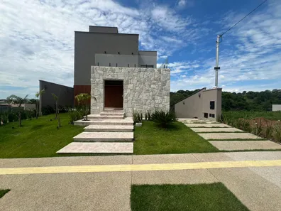 Sobrado com 3 Quartos à venda, 254m² no Jardins Barcelona, Senador Canedo
