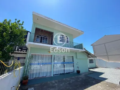 Casa com 4 Quartos à venda, 180m² no Ponte do Imaruim, Palhoça