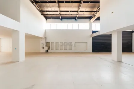 Sala Comercial para alugar, 469m² no Campo Comprido, Curitiba