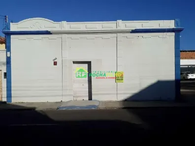 Casa com 1 Quarto para alugar, 400m² no Centro, Teresina