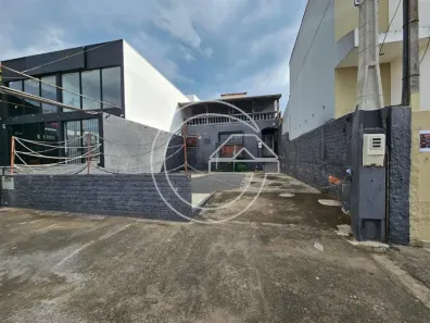 Imóvel Comercial com 2 Quartos para alugar, 180m² no Centro, Marília