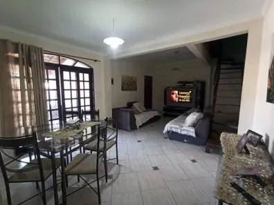 Casa com 3 Quartos à venda, 450m² no Jardim das Bandeiras, Taubaté