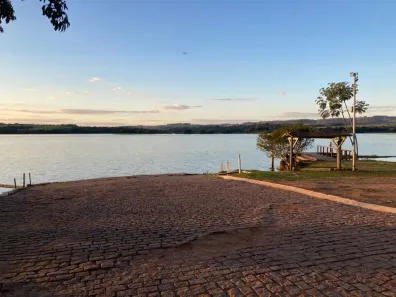 Fazenda/Sítio com 3 Quartos à venda, 1706m² no Centro, São José do Rio Pardo