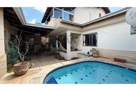 Casa com 5 Quartos à venda, 350m² no Setor Sul, Brasília