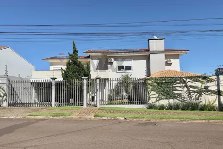 Sobrado com 4 Quartos à venda, 404m² no Centro, Cascavel