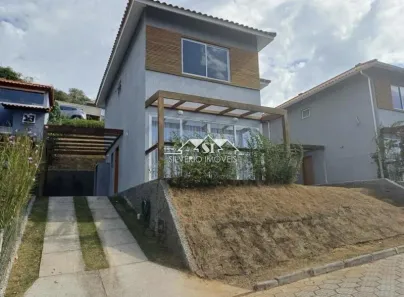 Casa de Condomínio com 2 Quartos para alugar, 122m² no Bonsucesso, Petrópolis