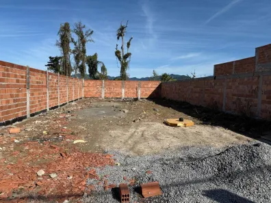 Lote/Terreno à venda, 275m² no Balneário dos Golfinhos, Caraguatatuba