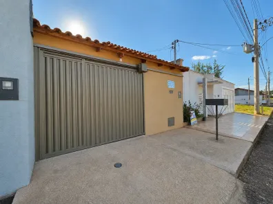 Apartamento com 3 Quartos para alugar, 92m² no Centro, Pontalina