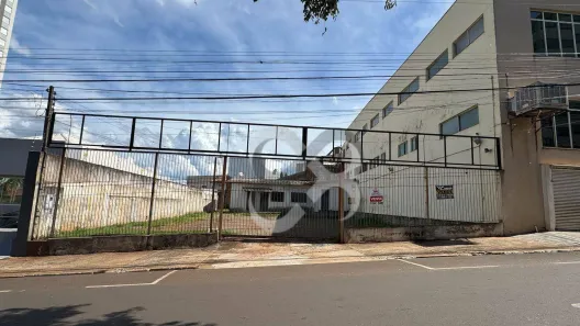 Lote/Terreno à venda, 465m² no Centro, Cambé