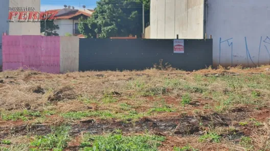 Lote/Terreno à venda, 334m² no Califórnia, Londrina