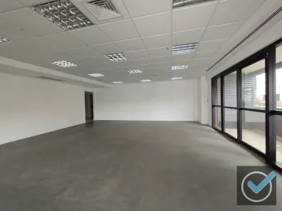 Sala Comercial para alugar, 677m² no Alphaville Industrial, Barueri