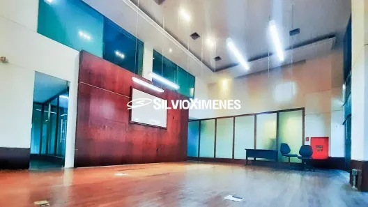 Ponto Comercial para alugar, 600m² no Santa Efigênia, Belo Horizonte