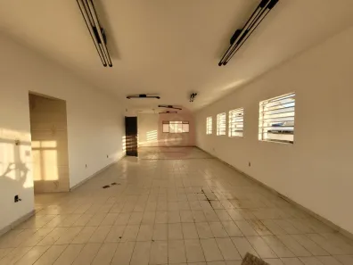 Prédio Comercial para alugar, 320m² no Vila Carrão, São Paulo