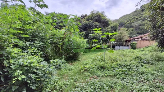 Lote/Terreno à venda, 890m² no Nogueira, Petrópolis