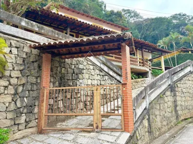 Casa com 4 Quartos à venda, 2174m² no Pedro do Rio, Petrópolis