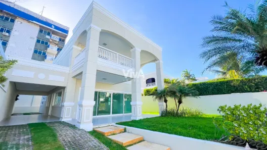 Casa de Condomínio com 3 Quartos à venda, 250m² no De Lourdes, Fortaleza