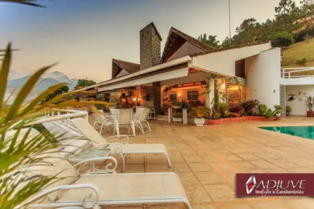 Casa de Condomínio com 6 Quartos à venda, 1600m² no Cuiabá, Petrópolis