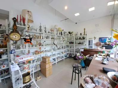 Imóvel Comercial à venda, 300m² no Jardim São Salvador, Taboão da Serra