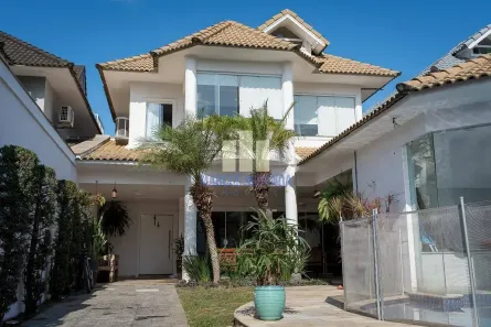 Casa de Condomínio com 3 Quartos para venda ou aluguel, 354m² no Recreio dos Bandeirantes, Rio de Janeiro