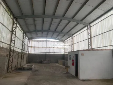Galpão/Depósito/Armazém para venda ou aluguel, 390m² no Jardim São Luiz, Jacareí