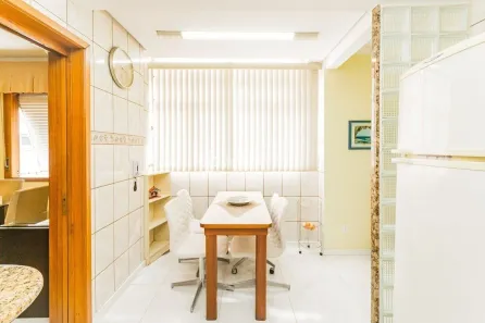 Apartamento com 3 Quartos para alugar, 130m² no Santana, Porto Alegre