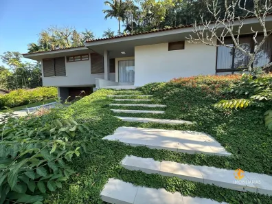 Casa com 3 Quartos à venda, 300m² no Centro, Joinville