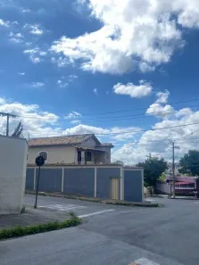 Casa com 3 Quartos para alugar, 180m² no Esplanada, Belo Horizonte