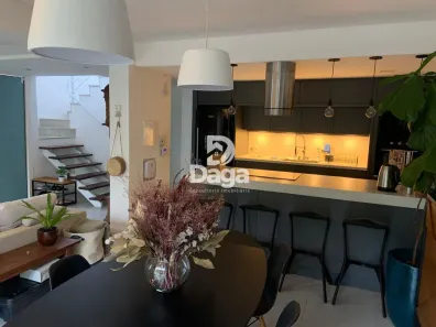 Casa com 3 Quartos à venda, 207m² no Córrego Grande, Florianópolis