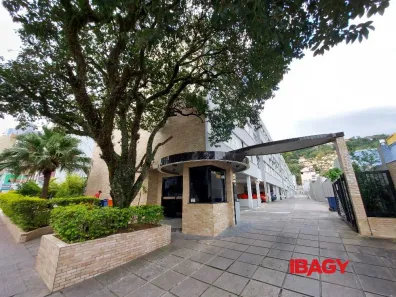 Apartamento com 2 Quartos para alugar, 60m² no Centro, Florianópolis