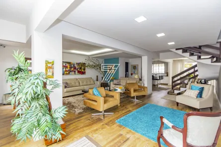 Sobrado com 3 Quartos à venda, 250m² no Tarumã, Curitiba