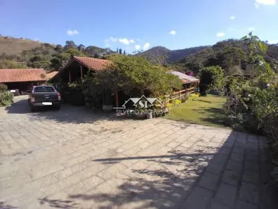 Casa com 3 Quartos à venda, 300m² no Pedro do Rio, Petrópolis