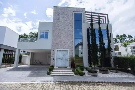 Casa com 3 Quartos à venda, 300m² no Ariribá, Balneário Camboriú