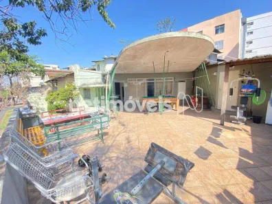 Casa com 10 Quartos à venda, 450m² no Coração Eucarístico, Belo Horizonte