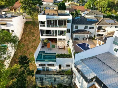 Casa com 4 Quartos à venda, 360m² no Jardim Amália, Volta Redonda