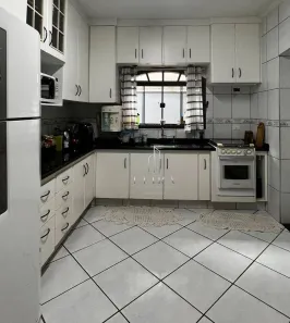 Sobrado com 3 Quartos à venda, 219m² no Parque Residencial Jaguari, Americana
