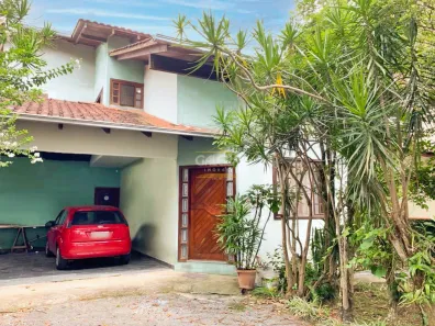 Sobrado com 4 Quartos à venda, 265m² no Santo Antônio, Joinville