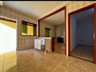 Casa com 2 Quartos à venda, 136m² no Conjunto Habitacional Terra dos Ipês I (Norte), Pindamonhangaba