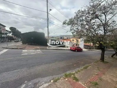 Casa com 3 Quartos à venda, 360m² no Califórnia, Belo Horizonte