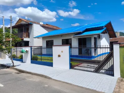 Casa com 2 Quartos para alugar, 80m² no Nereu Ramos, Jaraguá do Sul