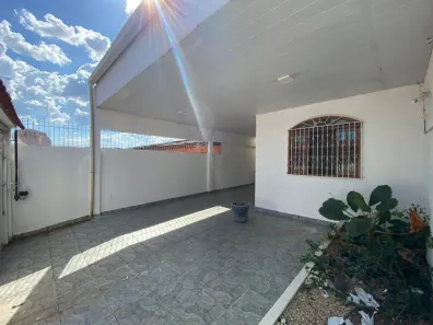Casa com 3 Quartos à venda, 300m² no Flores, Manaus
