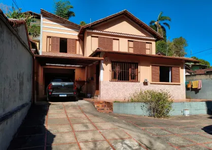 Casa com 2 Quartos à venda, 250m² no Quarteirão Ingelheim, Petrópolis