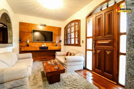 Casa com 4 Quartos à venda, 380m² no Porto Velho, Divinópolis