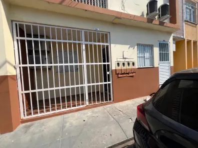 Casa com 2 Quartos para alugar, 45m² no Parque 10 de Novembro, Manaus