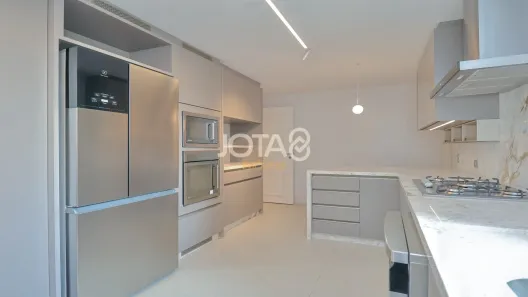 Apartamento com 4 Quartos para alugar, 370m² no Água Verde, Curitiba