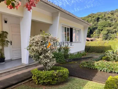 Casa com 5 Quartos à venda, 220m² no Quarteirão Ingelheim, Petrópolis