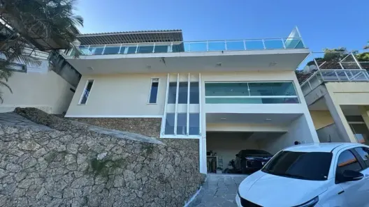 Casa com 4 Quartos à venda, 352m² no Piratininga, Niterói