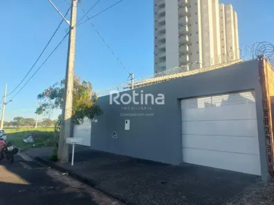 Casa com 3 Quartos para alugar, 139m² no Jardim Sul, Uberlândia
