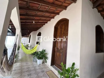 Casa com 3 Quartos à venda, 200m² no Roxo Verde, Montes Claros